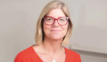 Headshot of Board member Helen Bunch