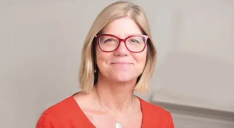 Headshot of Board member Helen Bunch